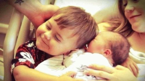 К чему снится родной брат?