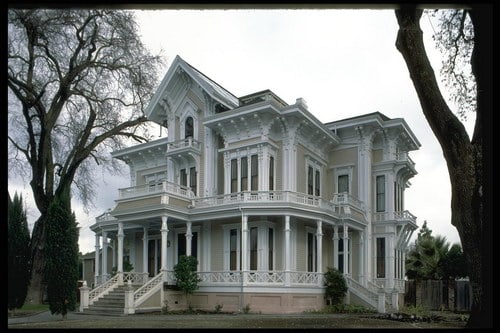 К чему снится чужой дом по основным сонникам Ванги, Фрейда, Миллера