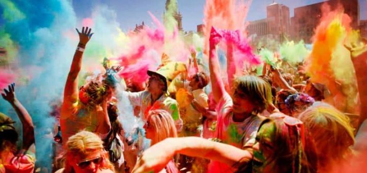 К чему снится праздник по основным толкованиям сонников