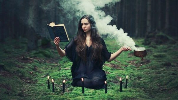 К чему снится ведьма по сонникам Миллера, Лоффа, Федоровской и др.