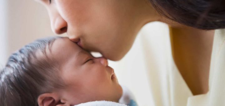 К чему снится родить ребенка во сне - толкование по сонникам Хассе, Миллера, Фрейда.