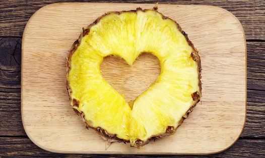 К чему снится ананас по различным сонникам мира