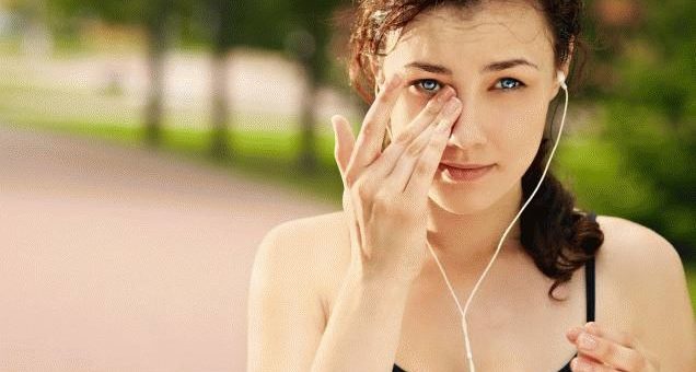 Примета: чешется правый глаз