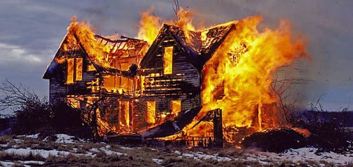 К чему снится сгоревший дом по сонникам Миллера, Фрейда, Ванги