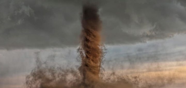 К чему снится торнадо по сонникам Лонго, Миллера, современному соннику