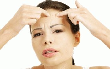 Примета: прыщи на лбу или бровях