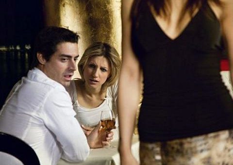 К чему снится предательство по основным сонникам и значения толкований