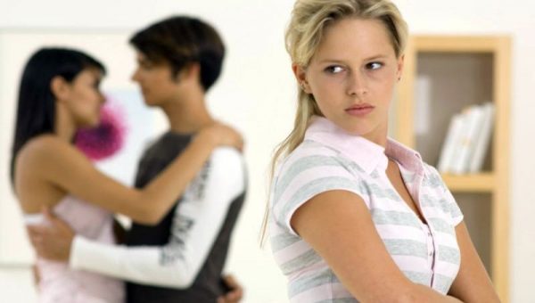 Отношение с женатым мужчиной: почему он не уходит из семьи