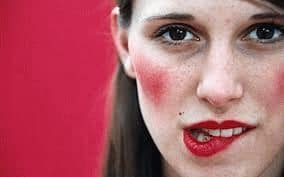 Примета: горит правая щека