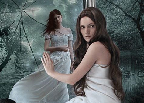 Примета: разбить зеркало