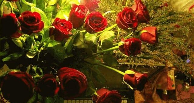 К чему снятся живые цветы в букетах?