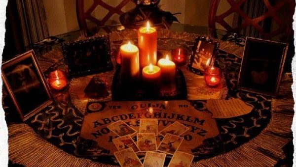 Как провести спиритический сеанс в домашних условиях