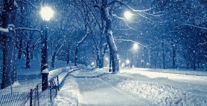 К чему снится зима летом?