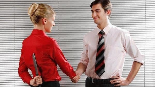 Заговор от врагов как способ устранения недоброжелателей