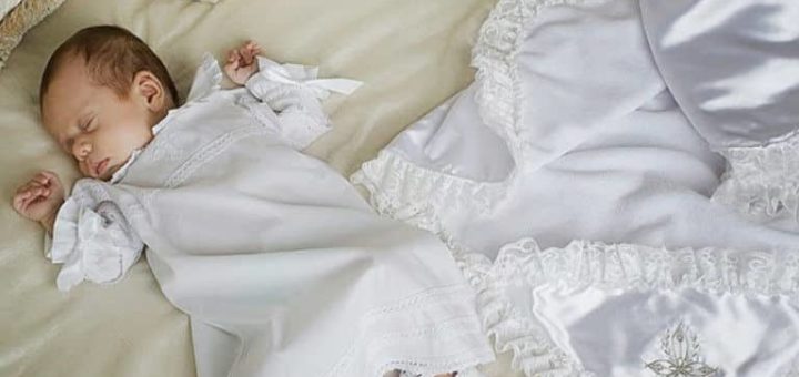 Что дарят на крестины ребенку: список традиционных подарков