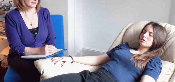 Лечение гипнозом депрессии (гипнотерапия) - как это работает?