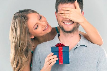 Что подарить мужу на Новый год, чтобы его удивить