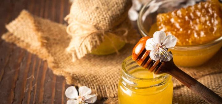 К чему снится мёд - толкование по сонникам