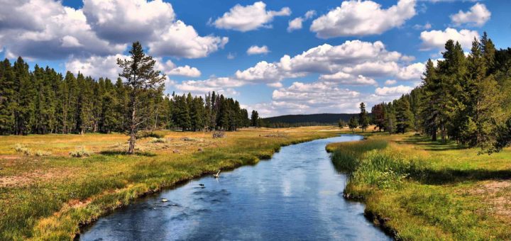 К чему снится река - толкование по сонникам