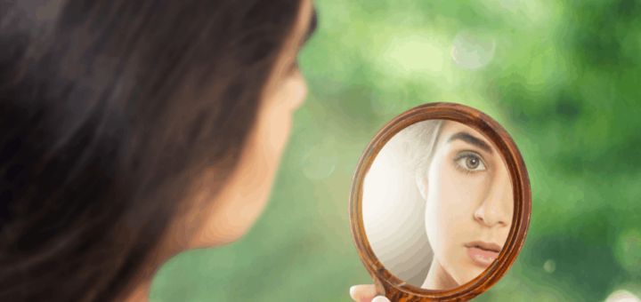 К чему снится зеркало или смотреть в зеркало во сне
