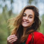 Улыбка судьбы: 4 Знакам Зодиака повезет в конце весны после череды проблем