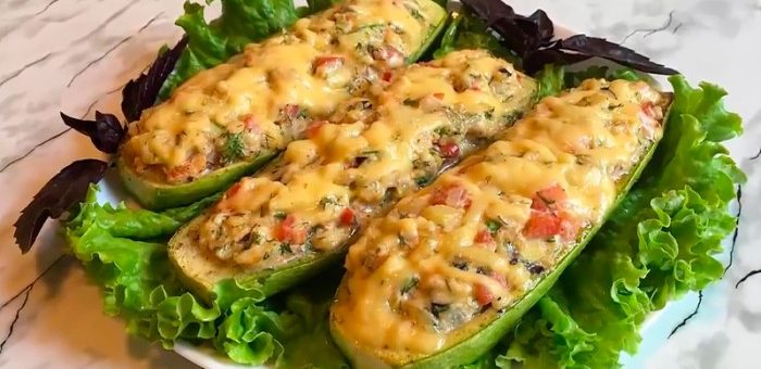 Запеченные фаршированные кабачки-лодочки - это необыкновенно вкусно!