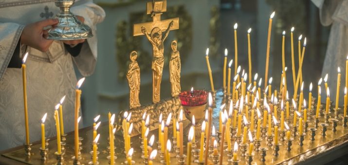 Родительский поминальный день перед Троицей в 2021 году: какого числа, как правильно поминать покойников, приметы и запреты